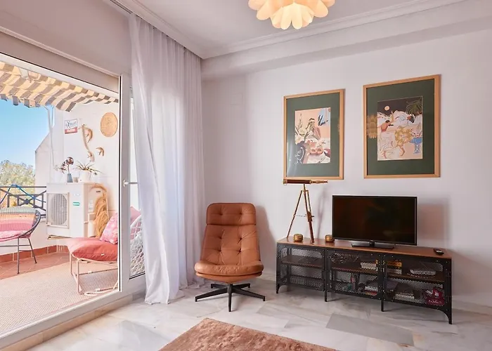 Old Town Penthouse - By Welcomely *