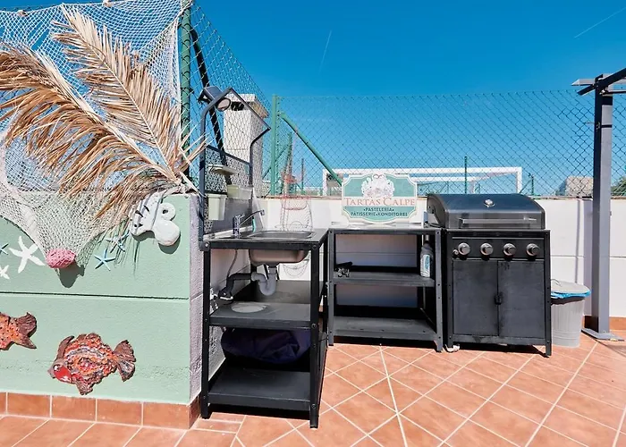 Old Town Penthouse - By Welcomely Apartment *