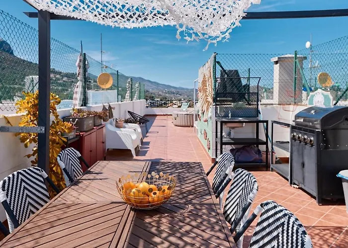 Old Town Penthouse - By Welcomely Apartment