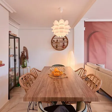 Old Town Penthouse - By Welcomely カルプ